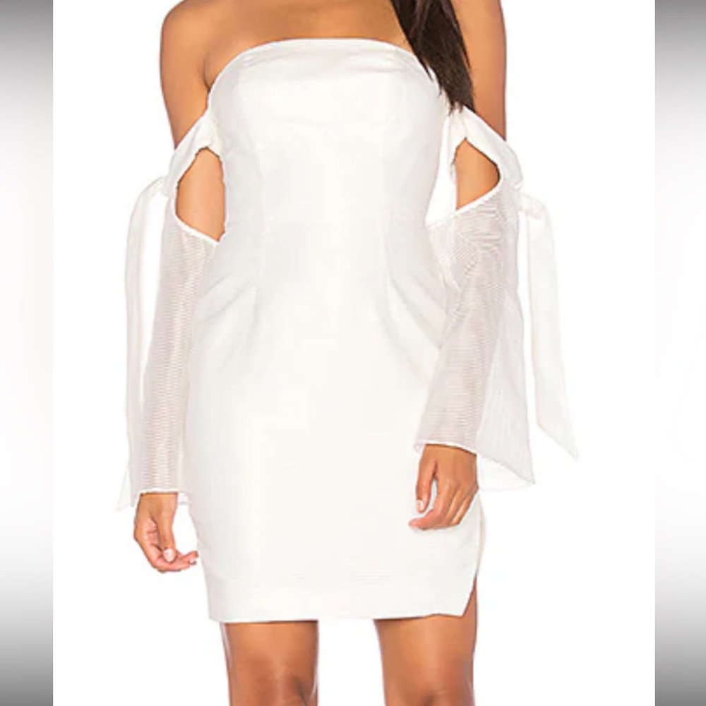 Revolve Finders Ivory Tie Sleeve Off-Shoulder Dress. XS. GUC.